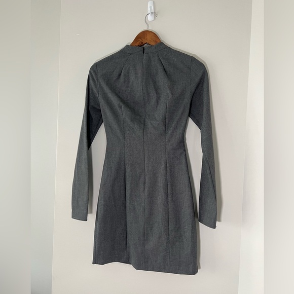 Very classy! Would look great with tights. Never worn. Zara. Very short! - Picture 4 of 4